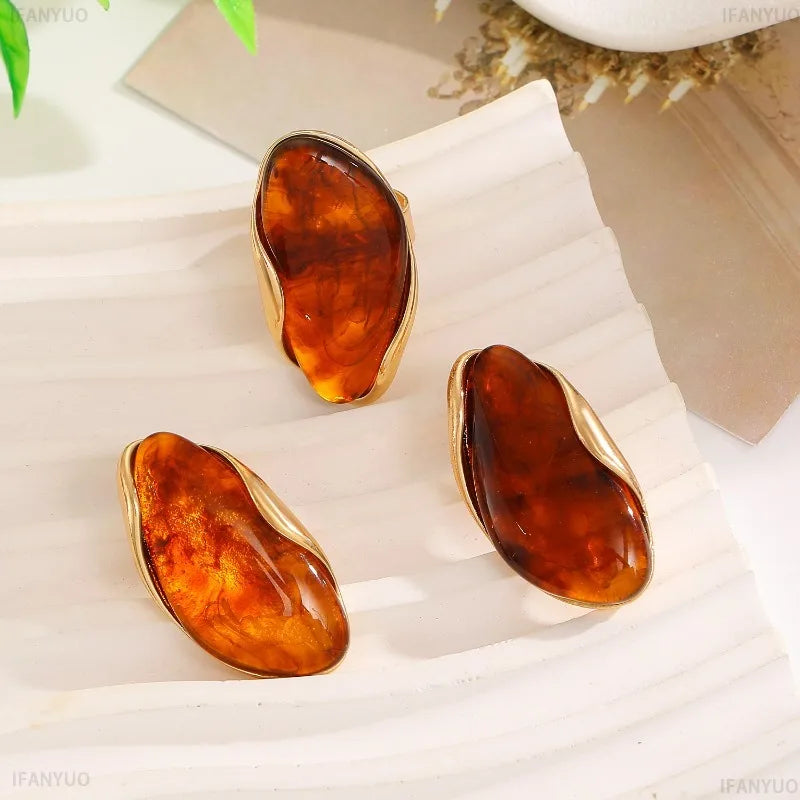 Aretes de Aleación y Resina tipo stud y anillos.